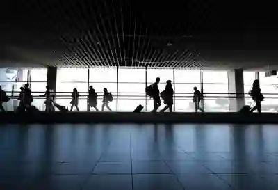 인천공항 연예인 전용 출입문 철회 배경과 그 의미 알아보자 인천공항 연예인 전용 출입문 철회 배경과 그 의미 알아보자